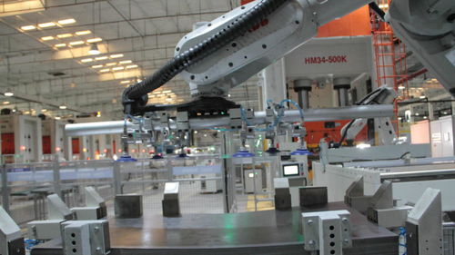 探訪無(wú)人互聯(lián)工廠,看一張鋼板如何變成吸油煙機(jī)